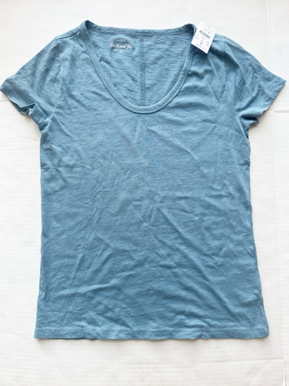 J.Crew New Girlfriend Scoop Neck Tee 
in Sea Blue 
size XS 
NWT